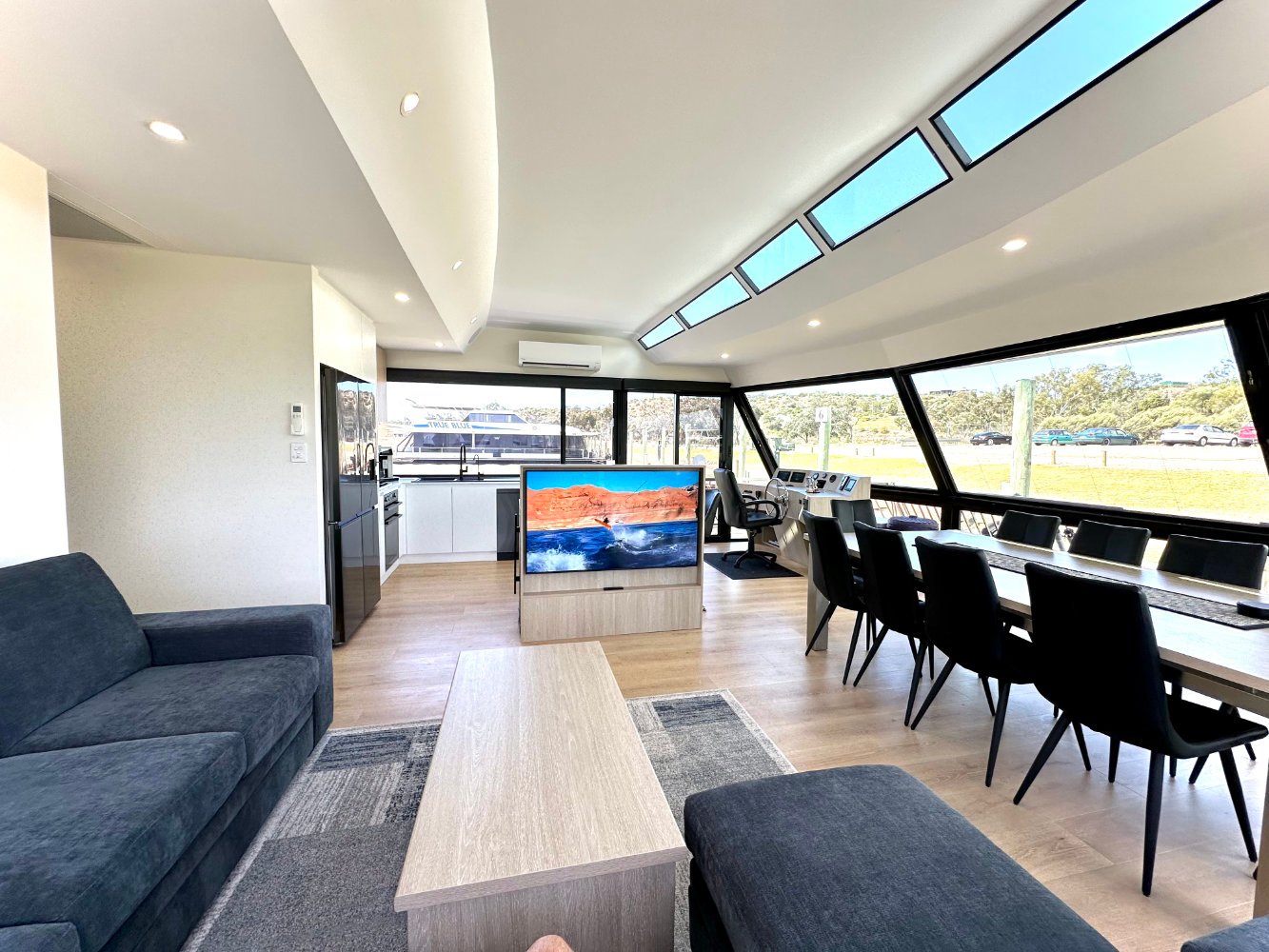 Moon-Rise-Internal-Front-Side-View