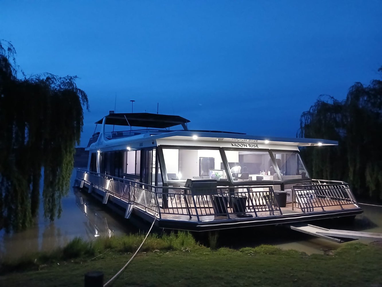 Moon-Rise-Moored-Night